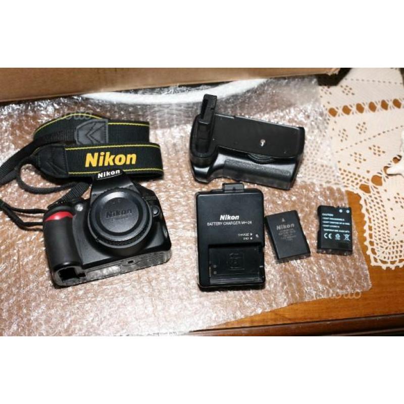 NIKON D3100 con 70-300mm BG e Flash